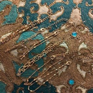 Elegant Gold Chain Bracelet